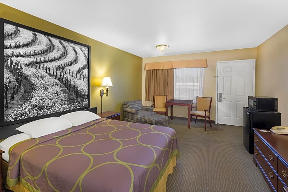 Super 8 by Wyndham Corning
