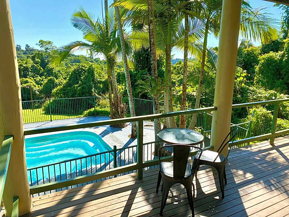 Jackaroo Treehouse Rainforest Retreat