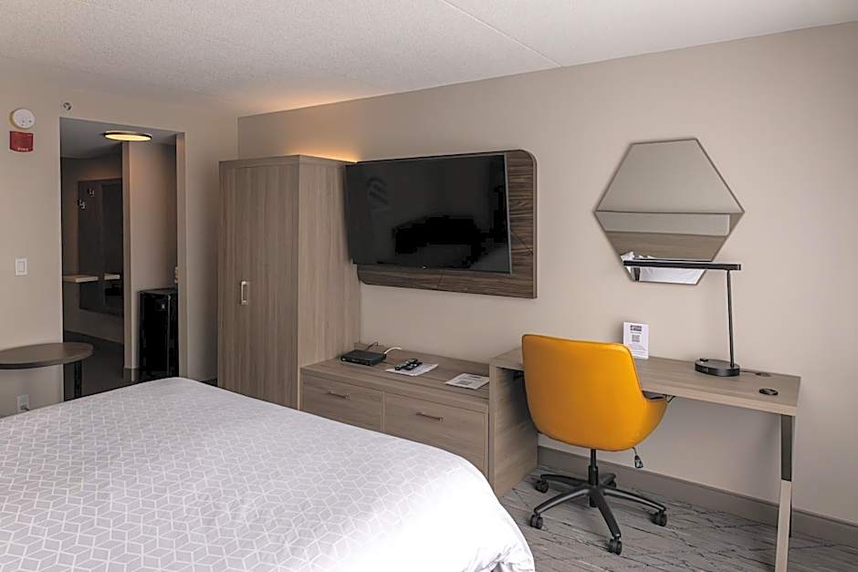 Holiday Inn Express Hotel & Suites Brockville By IHG