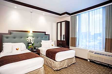 Corner Room with Two Twin Beds, Non-Smoking