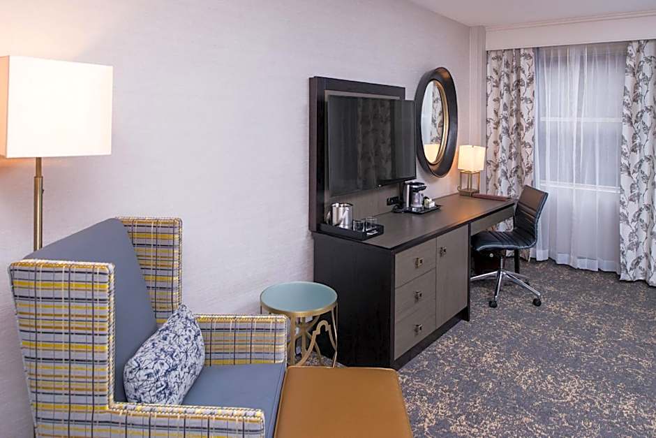 DoubleTree by Hilton Hotel Utica