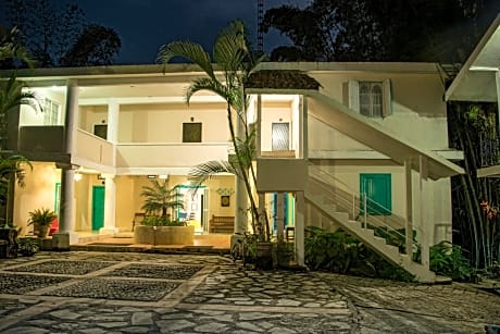 Hotel Posada James