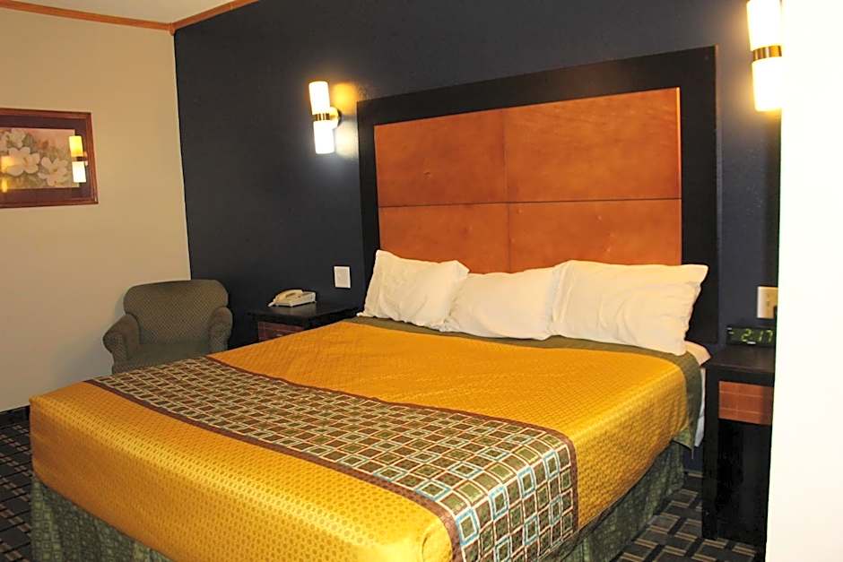 Home Gate Inn & Suites