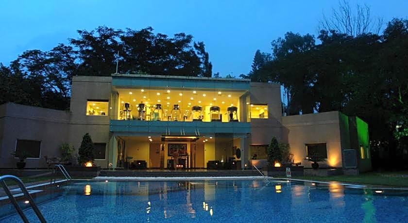 The Lalit Ashok Bangalore Hotel
