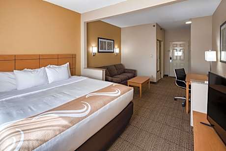 King Suite - Non-Smoking