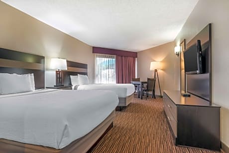 2 Queen Beds, Non Smoking;Micrfg