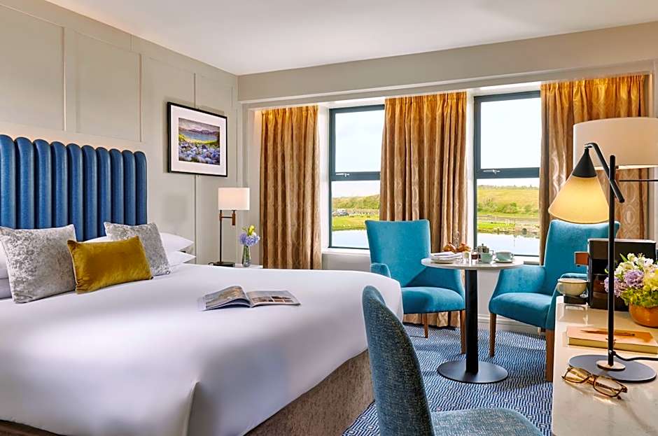 Westport Coast Hotel