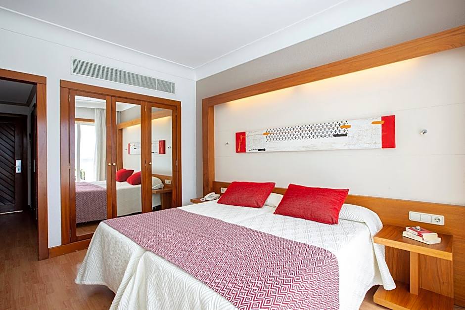 Photo 1 of 7 of Double Room