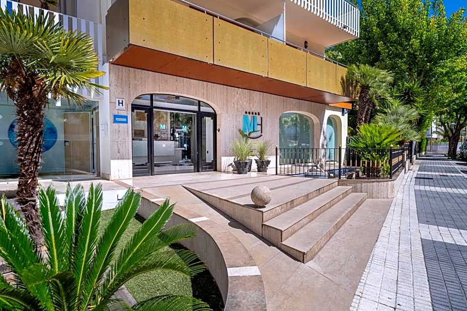 Monica Hotel
