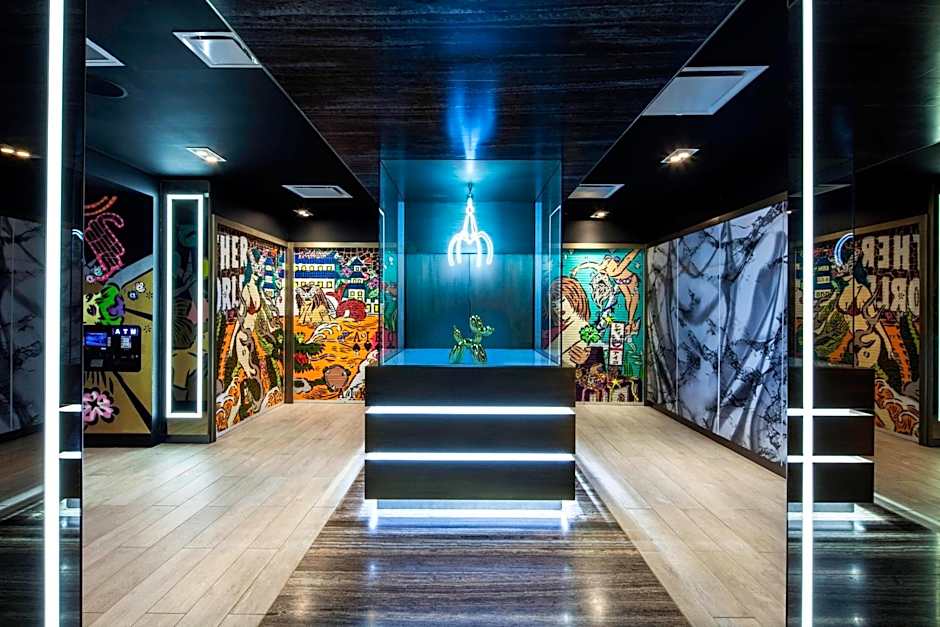 W New York Times Square