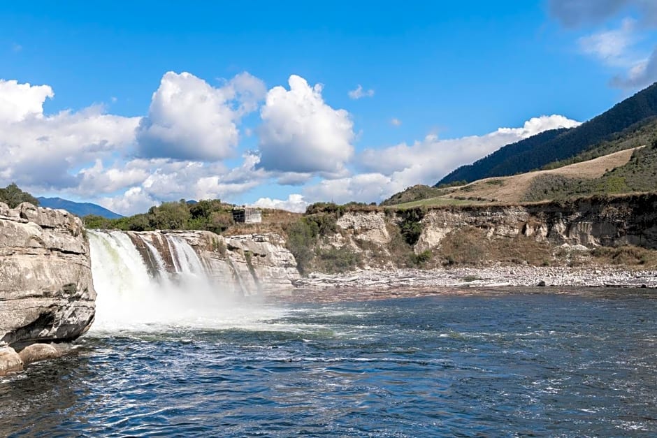 Maruia River Retreat