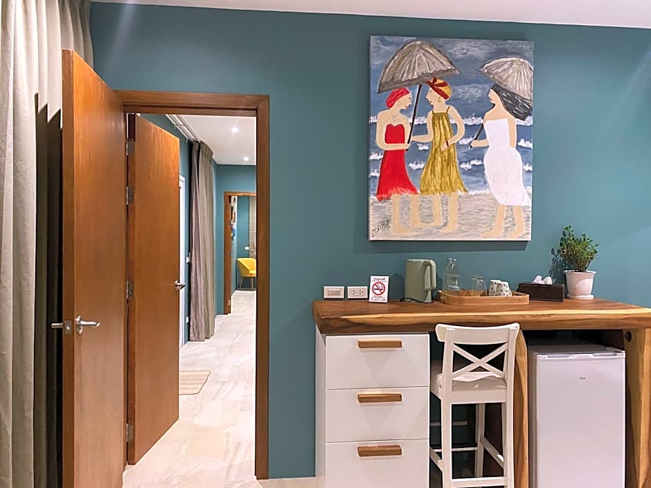 Le Petit Saint Tropez