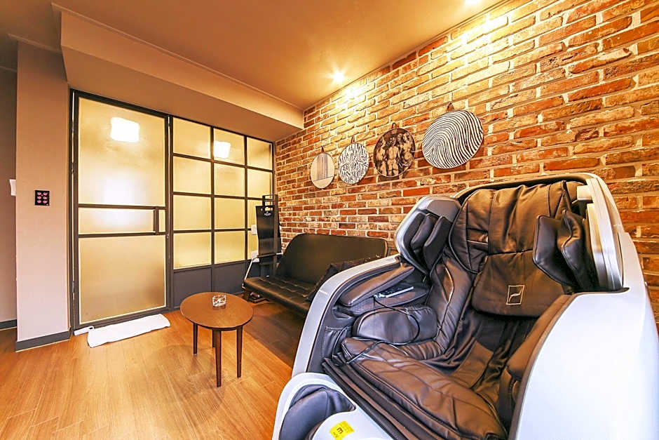 Changwon Brown-dot Hotel Myeongseo