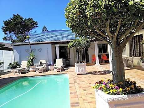 Dolphin nn Guesthouse Blouberg