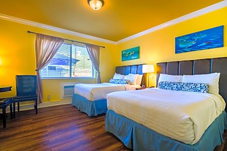Junior Suite with Two Double Beds and Futon