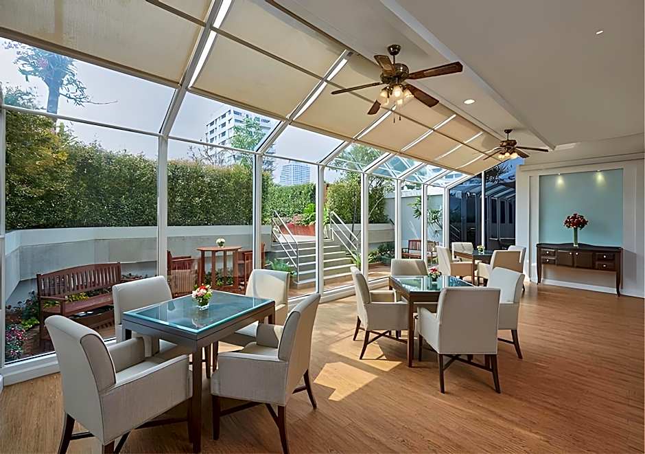 Centre Point Sukhumvit Soi 10