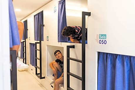 Bunk Bed in Mixed Dormitory Room
