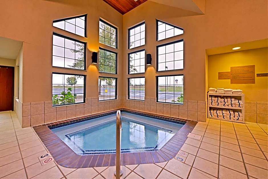 Kelly Inn and Suites Mitchell