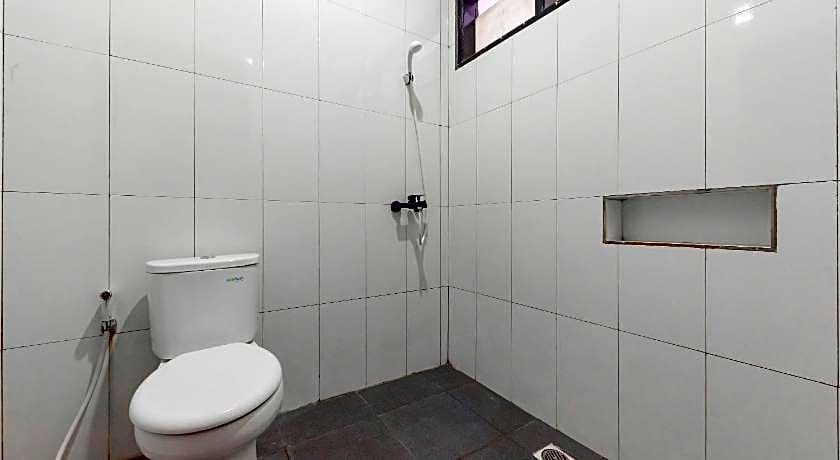 RedDoorz near Taman Kota Lapang Merdeka Sukabumi