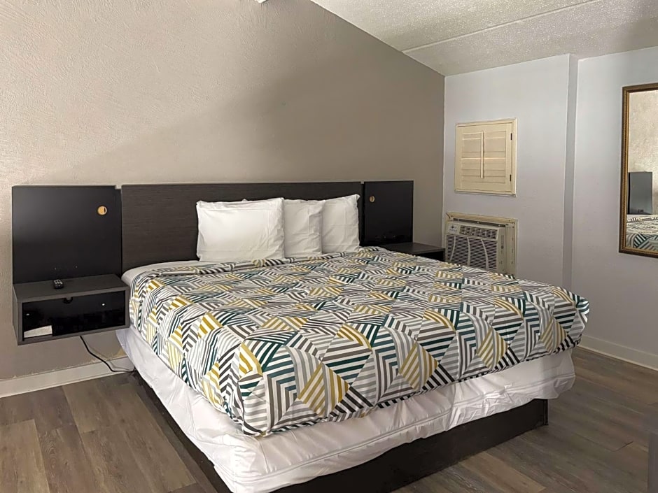 La Casa Inn and Suites