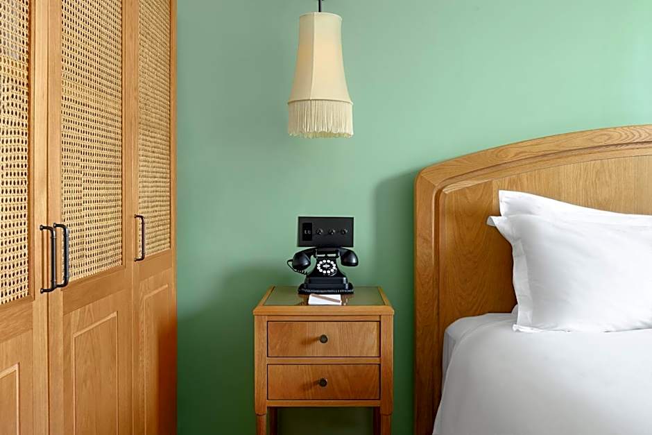 The Drayton Hotel Savannah, Curio Collection by Hilton