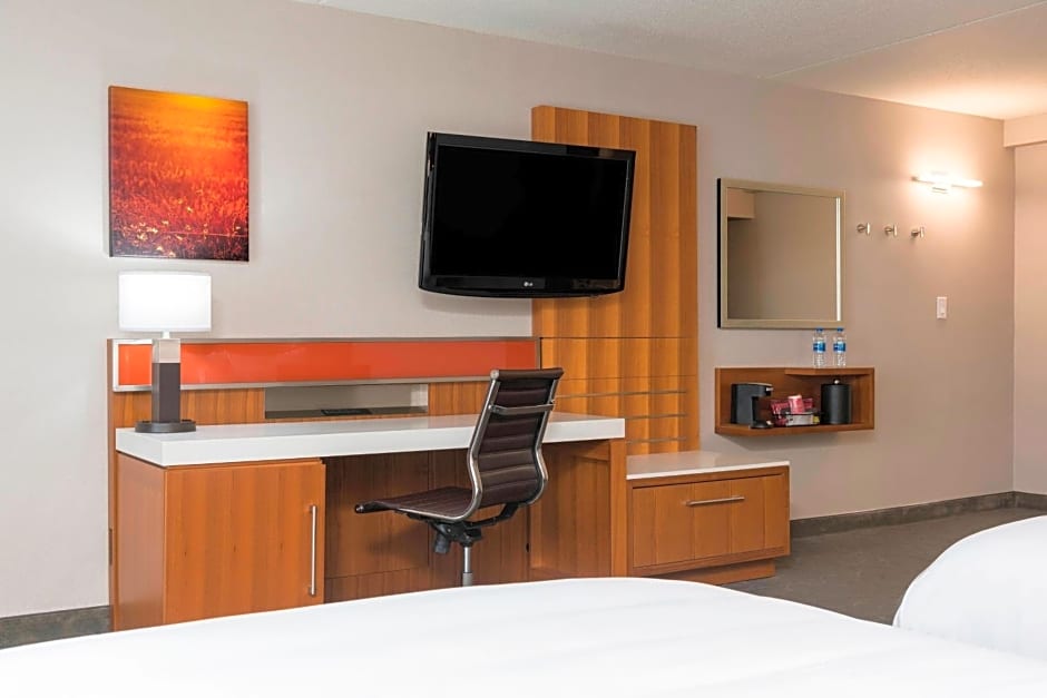 Delta Hotels by Marriott Grand Rapids Airport