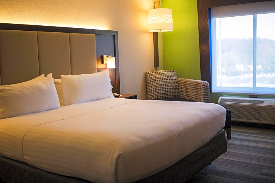 Holiday Inn Express & Suites Columbia-I-26 @ Harbison Blvd, an IHG Hotel