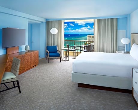 Room 1 King Bed Ocean View (Club Access) NON-REFUNDABLE