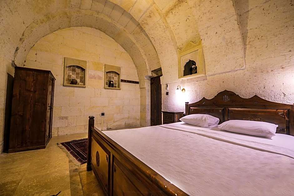 Vineyard Cave Hotel