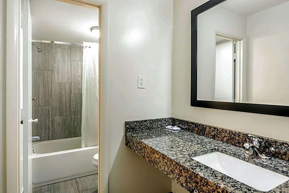 Brentwood Inn Richmond South