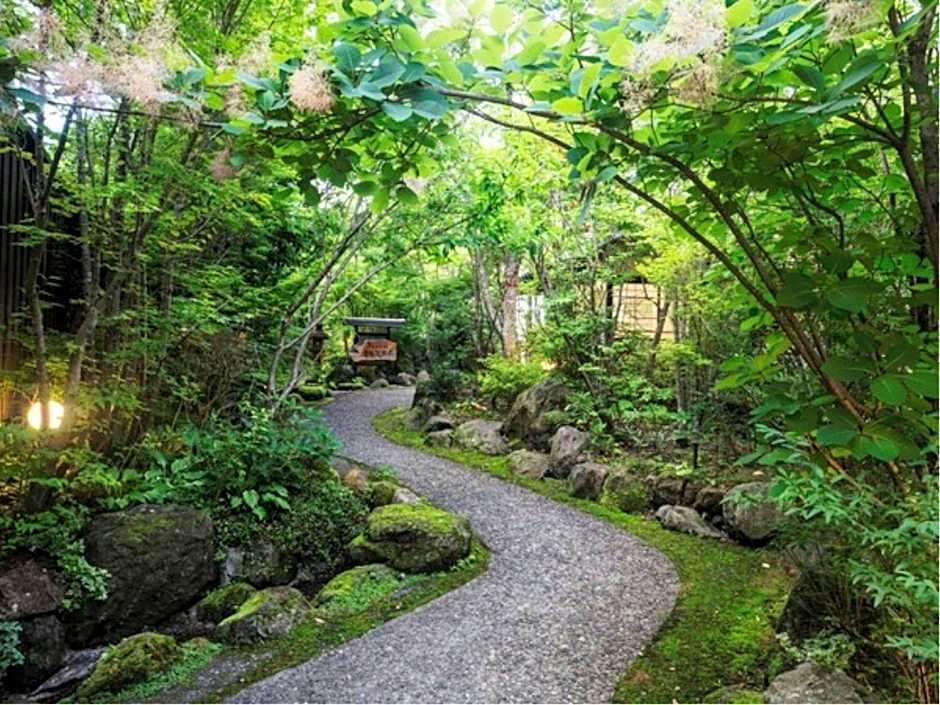 Yufuin Bessou Shikisai Hotel