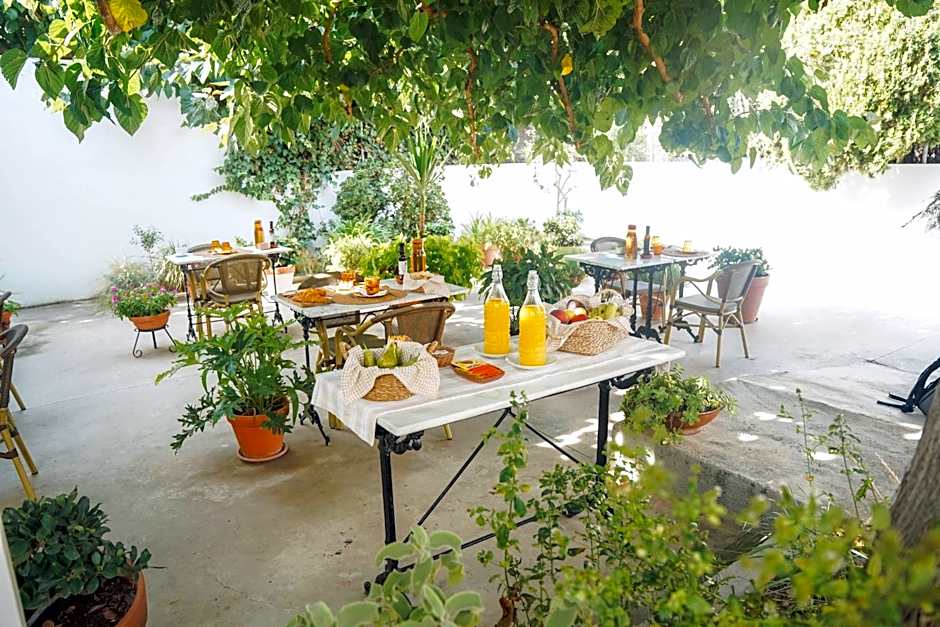 Les Filles (antiga Fonda de la Parra)