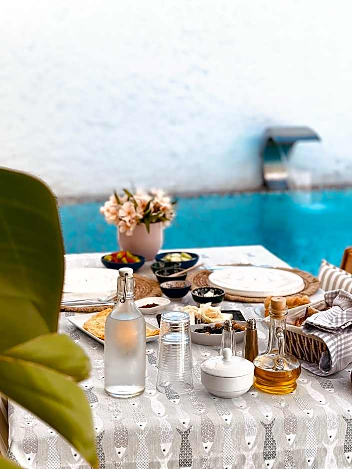 Mina Otel by Adda Alaçatı