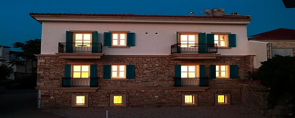 Çeşme Kale Taş Apart