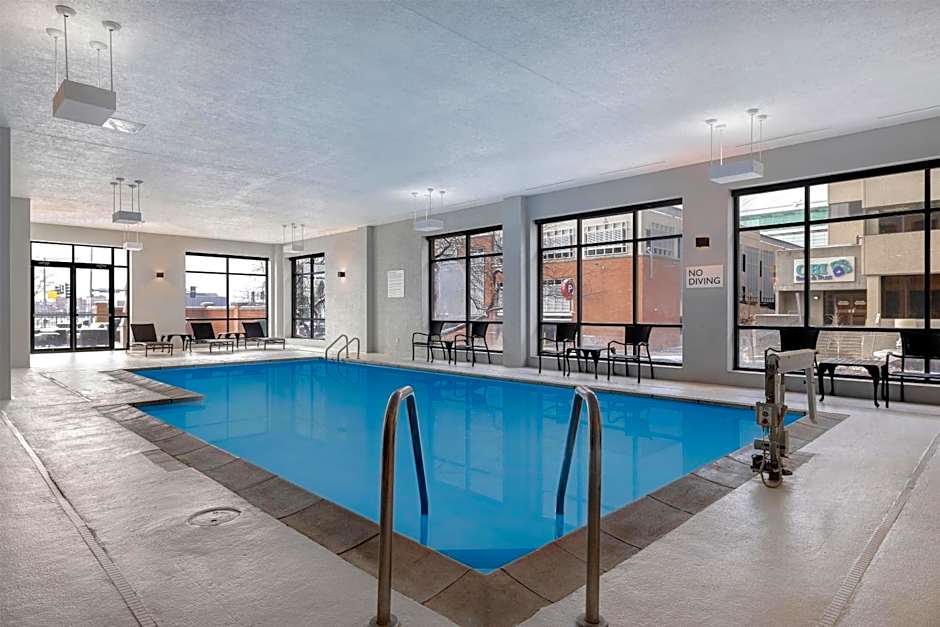 DoubleTree by Hilton Davenport
