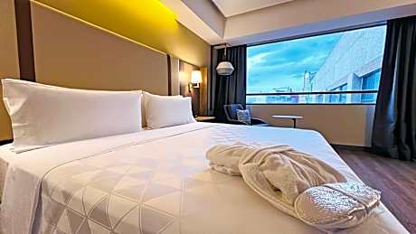 1 King Premium Living