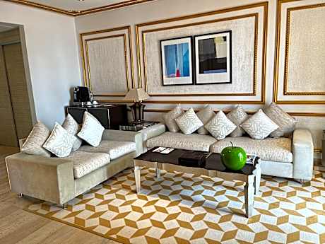 GRAND SUITE WITH SEA VIEW