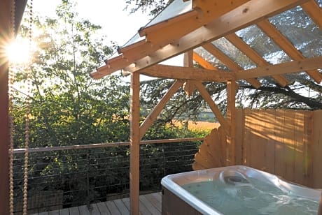 Tree House - Chateau View with Spa