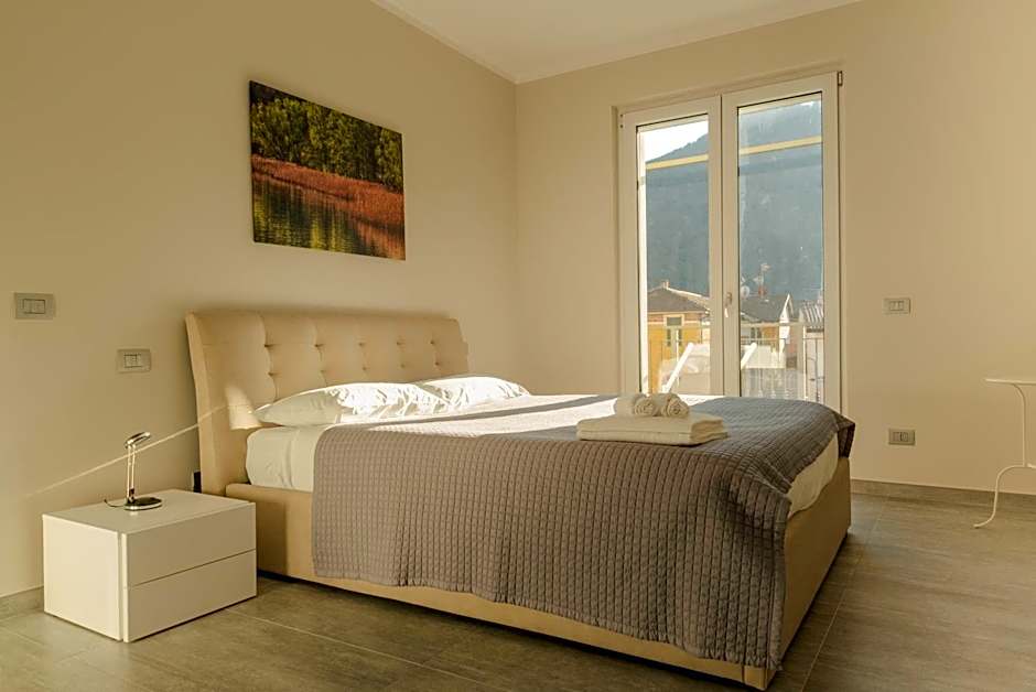 Yachting Residence - Private Dock, Lake Access & SPA