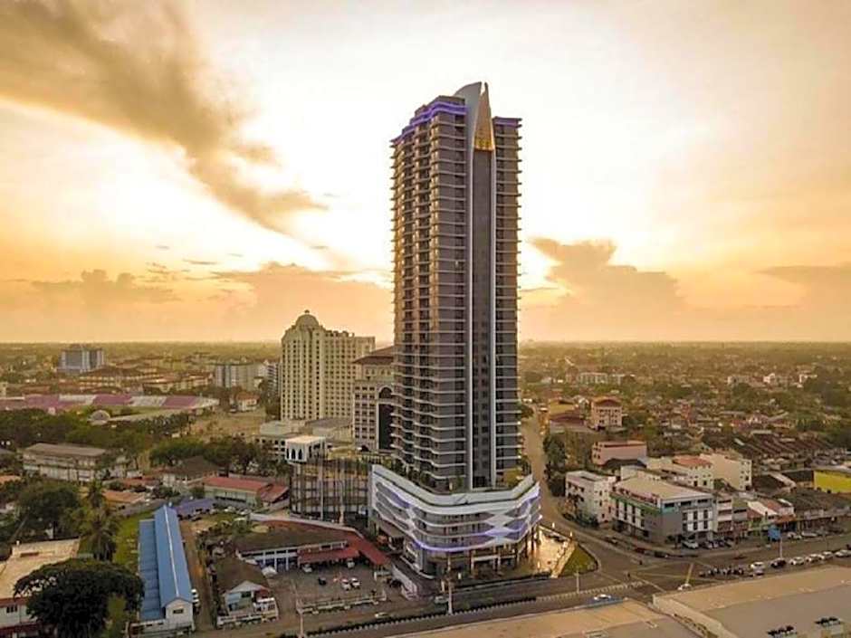 Zulanie Suite Troika Residence, SPACIOUS AND COZY WITH POOL, Free Wifi & Netflix in Golden Triangle of Kota Bharu