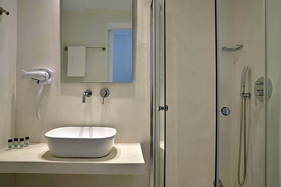 Nama Hotel Tinos