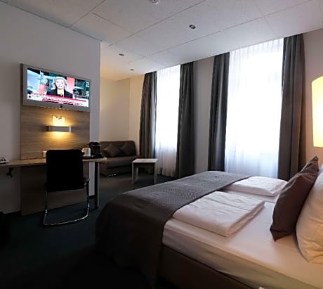 Standard Room for 3 People