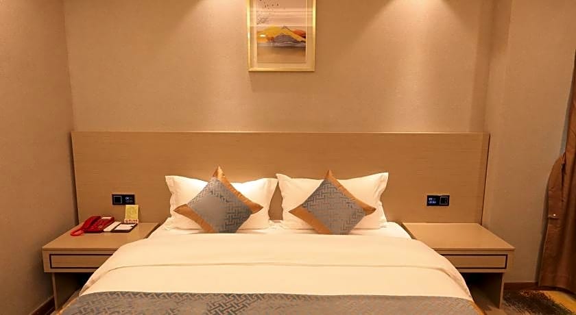 Five Rams City Hotel