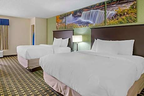 Large Quadruple Room with Two Queen Beds - Non Smoking