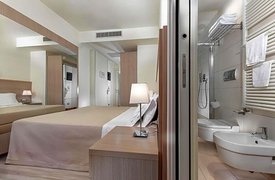 Hotel Kursaal - FRONTE MARE CON PISCINA