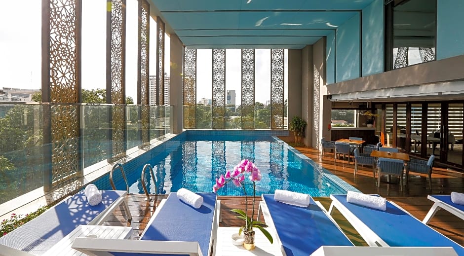 Orchids Saigon Hotel