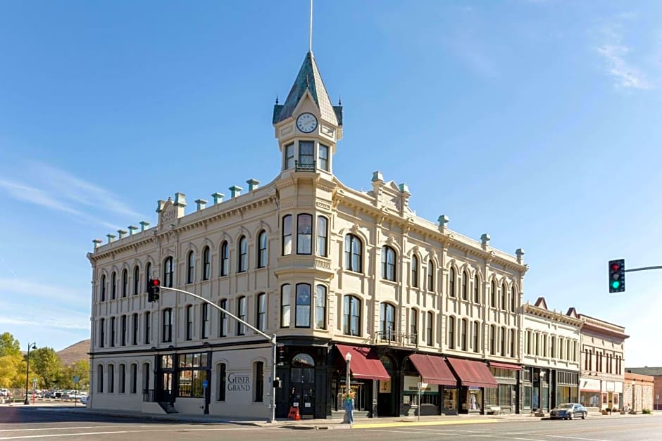 Knights Inn - Baker City