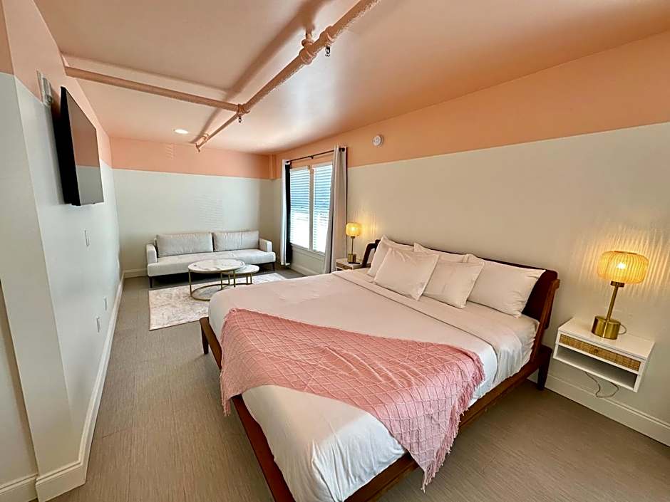 Peninsula Bed & Cocktails