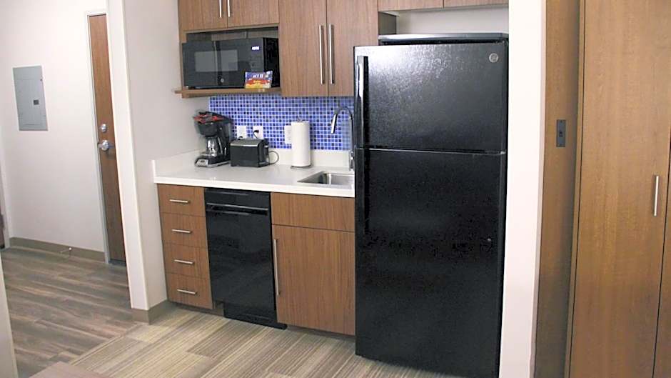 Holiday Inn Express and Suites Eau Claire West I-94 By IHG