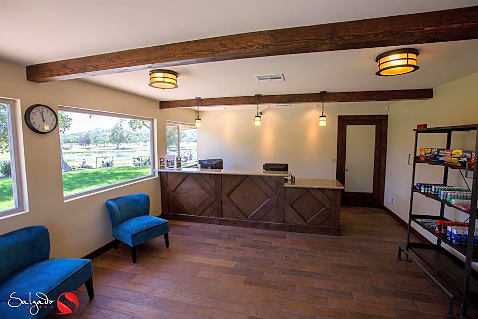 Carlton Oaks Lodge, an Ascend Collection Hotel